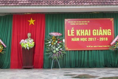 Sáng 5/9, không khí khai giảng năm học 2017-2018 đã ngập tràn cả nước.